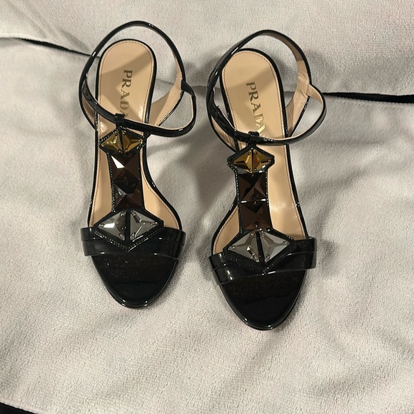 Prada- Made in Italy Taffetas Vogue Black. Heels - Picture 2 of 13